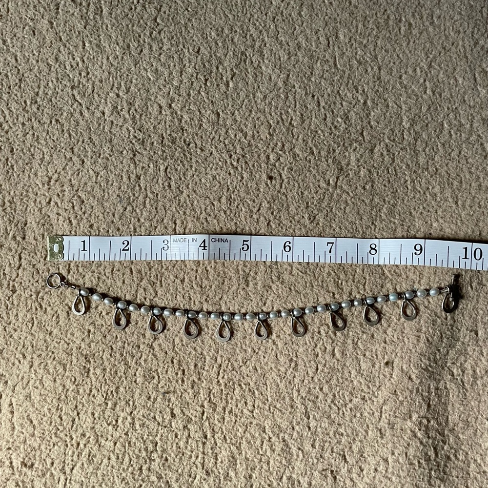 Pearl and silver ankle. Approximately 10”
